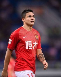  卡尔斯鲁厄边锋突破犀利撕破防线网