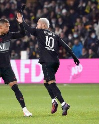  尼斯客场爆冷取胜，法甲中游球队展现韧性