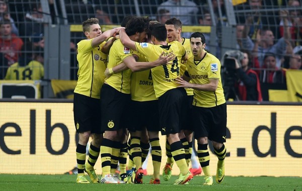  多特蒙德主场三球完胜沃尔夫斯堡，缩小与拜仁积分差距